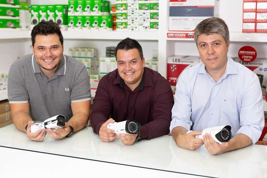 S&oacute;cios que fizeram da amizade a base para o sucesso nos neg&oacute;cios no dia do amigo.