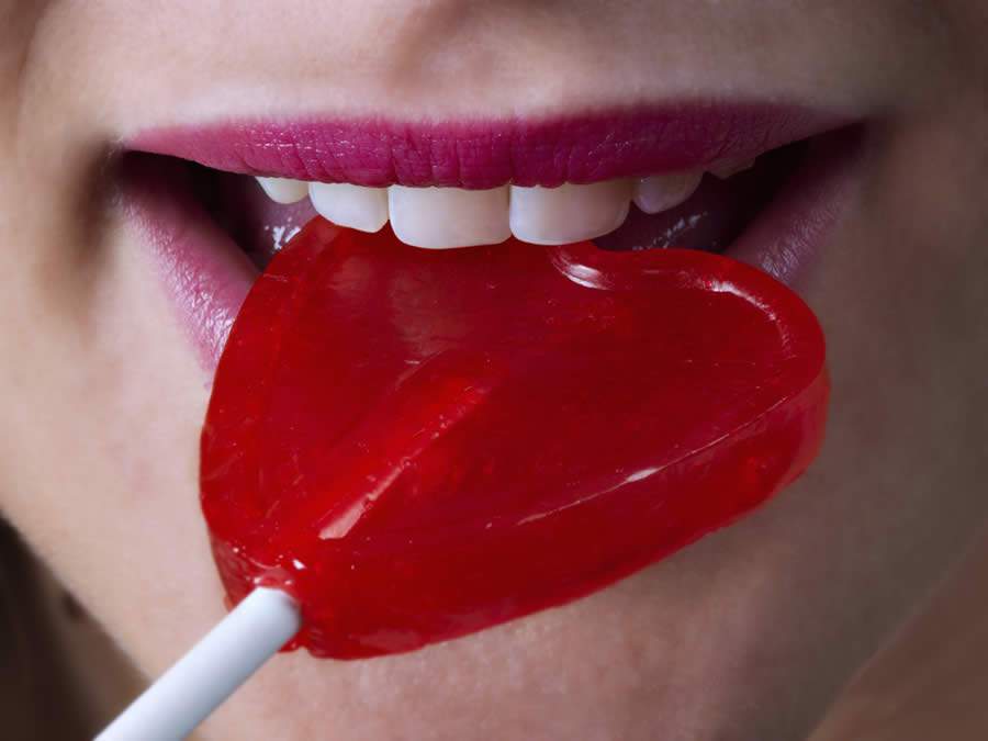 Consumo elevado de açúcar durante isolamento social pode prejudicar saúde oral