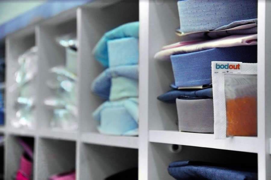 Sapatos, t&ecirc;nis e roupas: entenda por que eles mofam