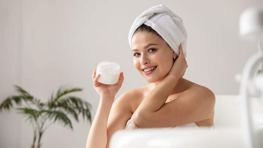 Especialista em Est&eacute;tica Introduz os Benef&iacute;cios do Clareamento de Pele para uma Apar&ecirc;ncia Radiante