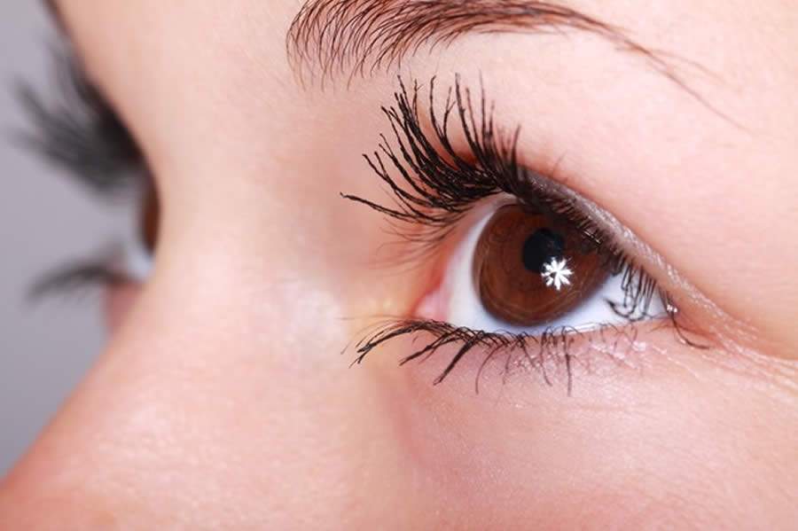 Cirurgia para retirada da flacidez nas pálpebras pode causar alterações na anatomia dos olhos