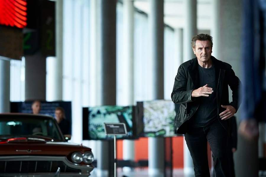Liam Neeson Protagoniza o Filme de ‘Ação Agente das Sombras’, Que Chega aos Cinemas em 10/03