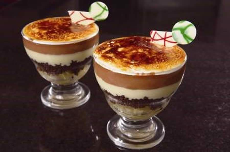 Sobremesa de abacaxi com creme de chocolate - Divulgação