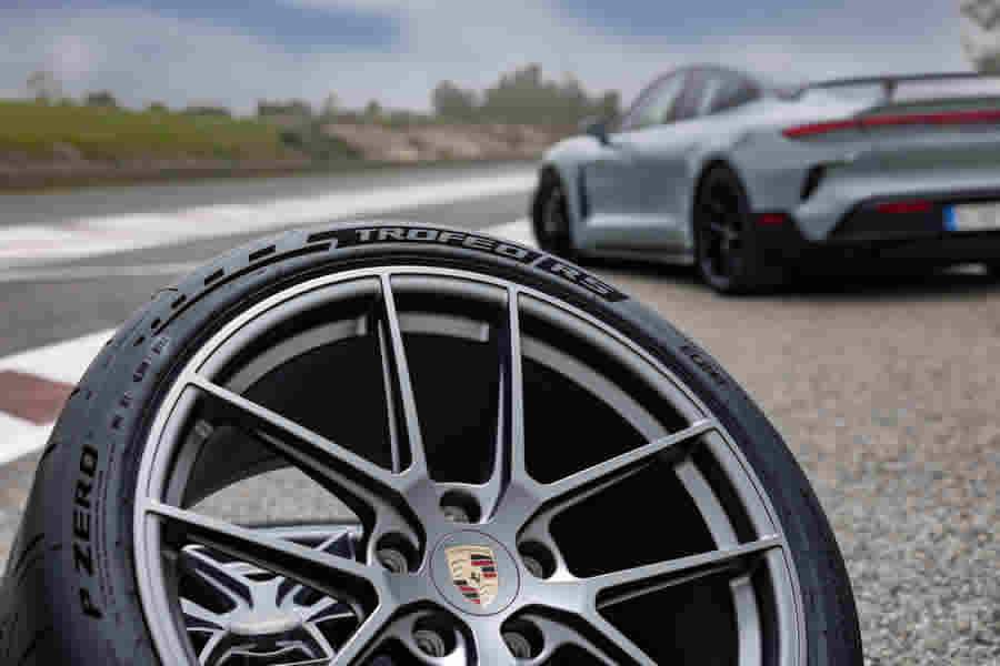pirelli-p zero trofeo rs-porsche taycan - Cr&eacute;dito: Divulga&ccedil;&atilde;o Pirelli 