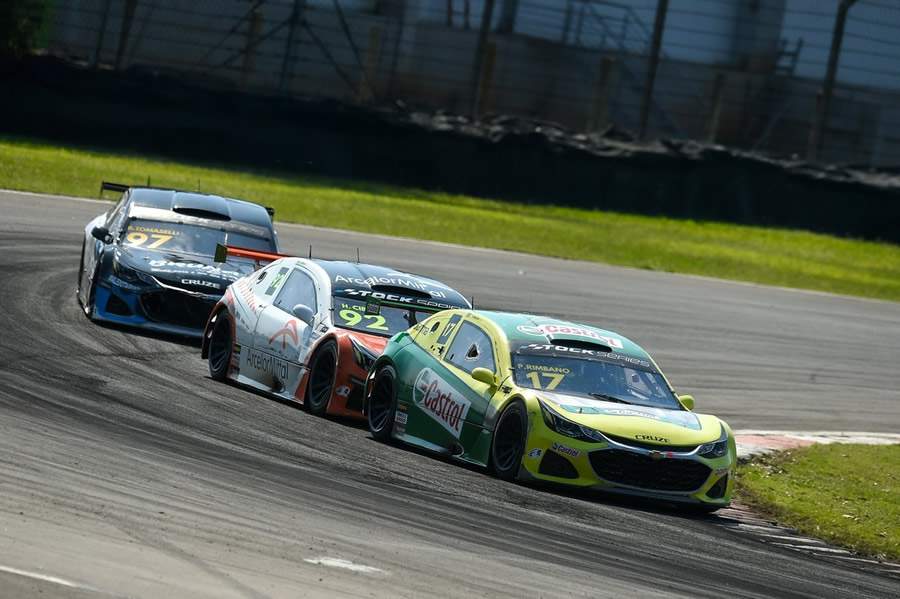  Com uma vit&oacute;ria em 2023, Pietro Rimbano (#17) &eacute; um dos postulantes ao t&iacute;tulo (Duda Bairros/Stock Car)