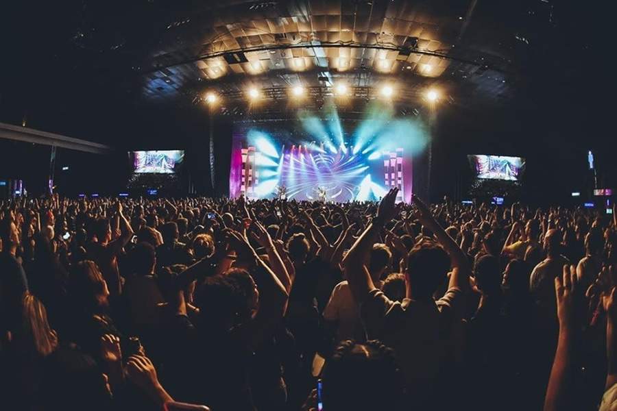 Show no Espaço Unimed. Nova marca está alinhada ao propósito da Central Nacional Unimed de cuidar também da saúde mental, promovendo cultura, lazer, diversidade e encontros entre as pessoas - (Créditos: Rafael Strabelli | Espaço Unimed)