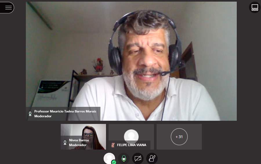 Professor e consultor Maur&iacute;cio Tadeu ministrou o curso