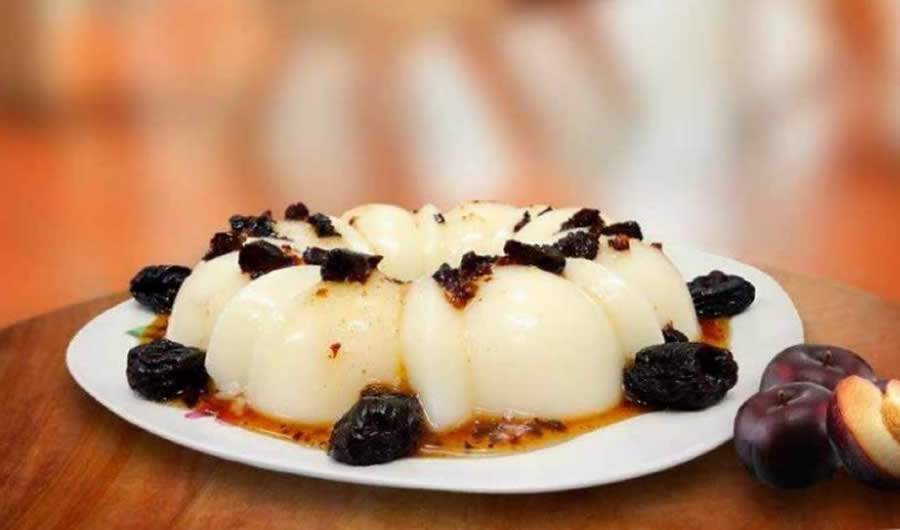 Manjar com Calda de Ameixa Fit