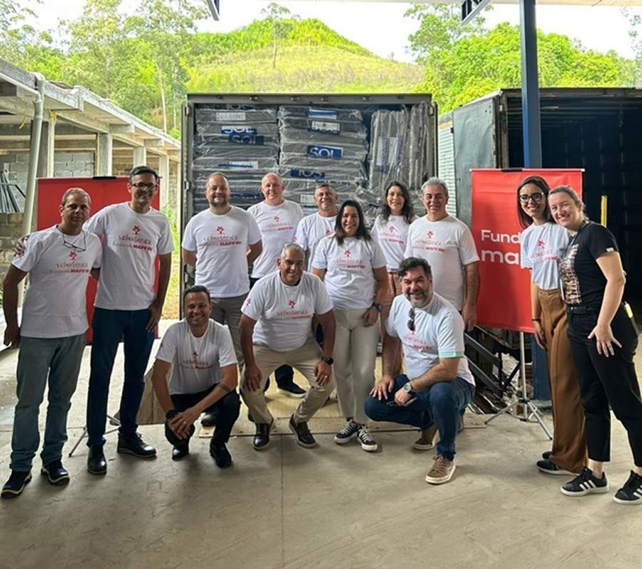  Volunt&aacute;rios da Mapfre se re&uacute;nem para enviar doa&ccedil;&otilde;es de itens priorit&aacute;rios &agrave; popula&ccedil;&atilde;o de Minas Gerais atingida pelas enchentes. Foto: Divulga&ccedil;&atilde;o Funda&ccedil;&atilde;o Mapfre