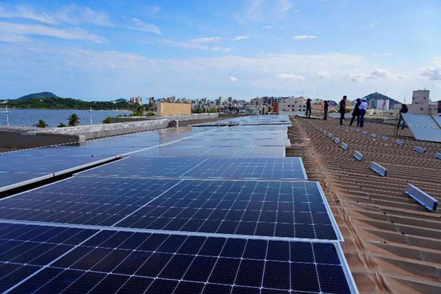 &Eacute;poca de Chuva? Saiba como ocorre a gera&ccedil;&atilde;o de energia solar em dias nublados