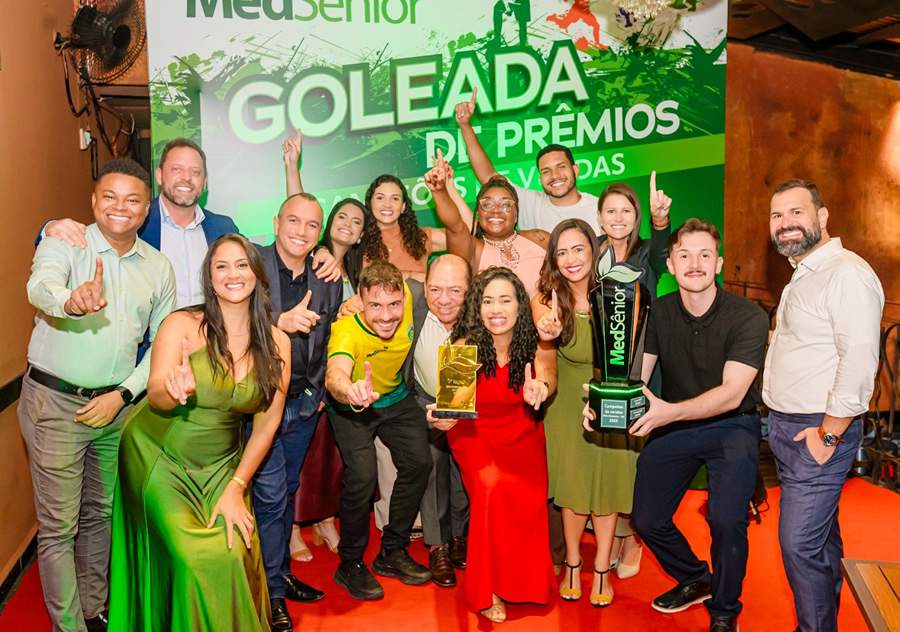    &nbsp;  Equipe da Nexyun celebra com executivos da MedS&ecirc;nior a conquista do 1&ordm; lugar no ranking de produ&ccedil;&atilde;o em Minas Gerais