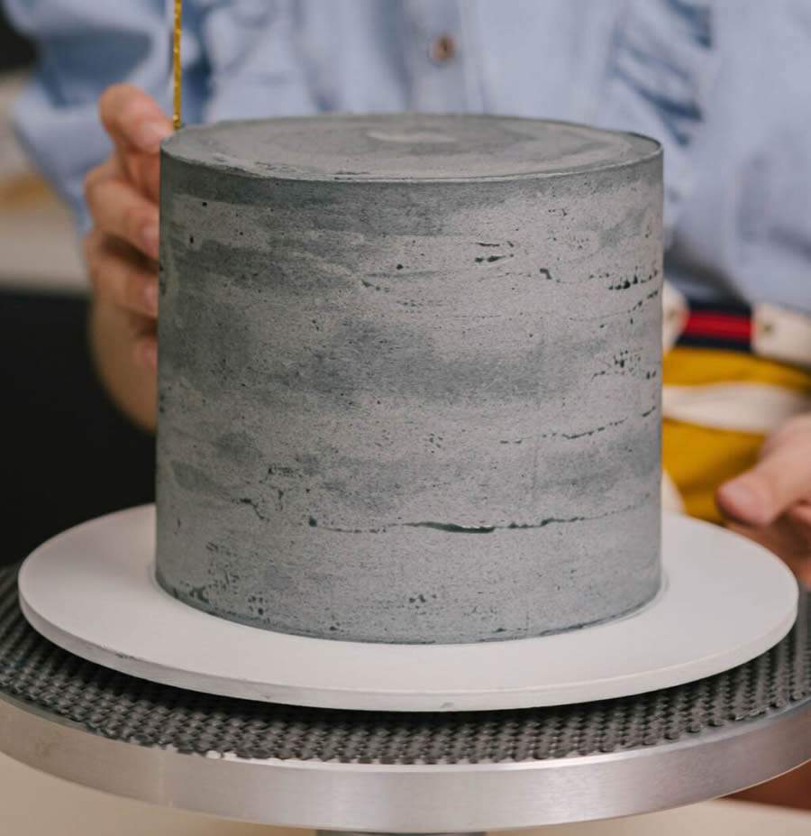 Tr&ecirc;s dicas para decorar seu bolo de forma pr&aacute;tica