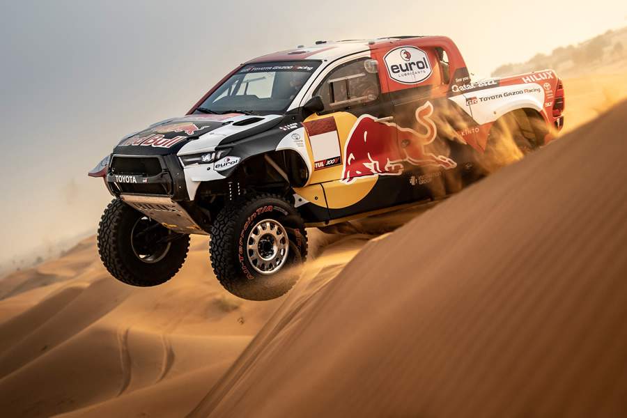 Toyota GAZOO Racing come&ccedil;a prepara&ccedil;&atilde;o para o DAKAR 2022 com a nova Toyota GR DKR Hilux T1 +