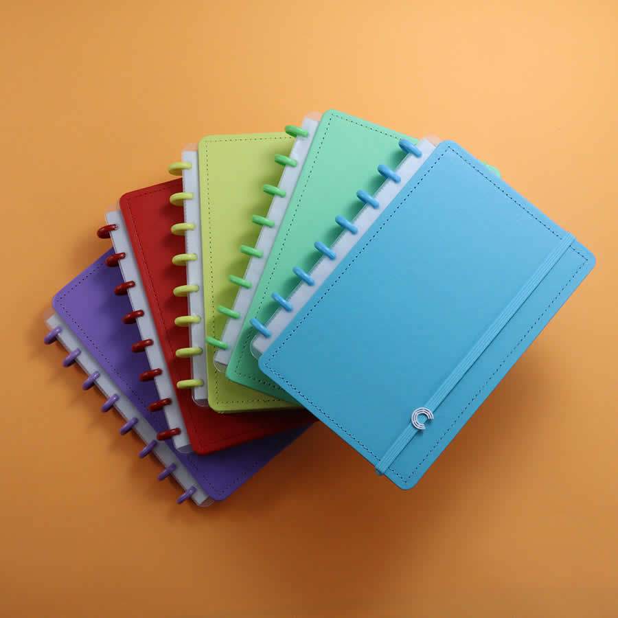 Caderno Inteligente lança nova linha Color
