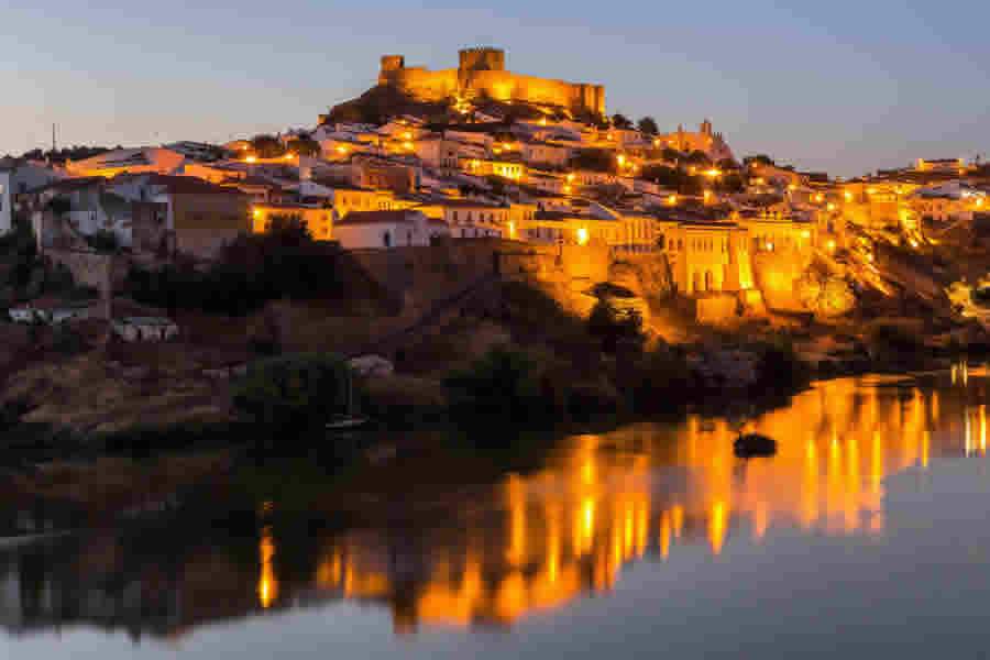 Anoitecer em M&eacute;rtola - cr&eacute;dito Turismo do Alentejo