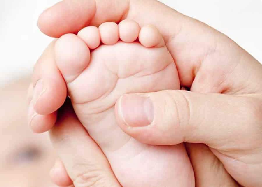 Podopediatria: por que acompanhar a saúde dos pés das crianças é fundamental