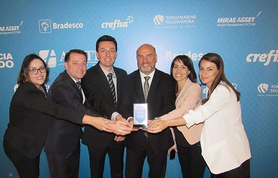 Equipe Tokio Marine na cerimômia de premiação