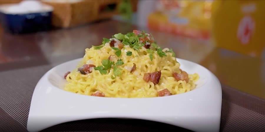 Receitas leves e práticas com macarrão instantâneo para sair da rotina na pandemia