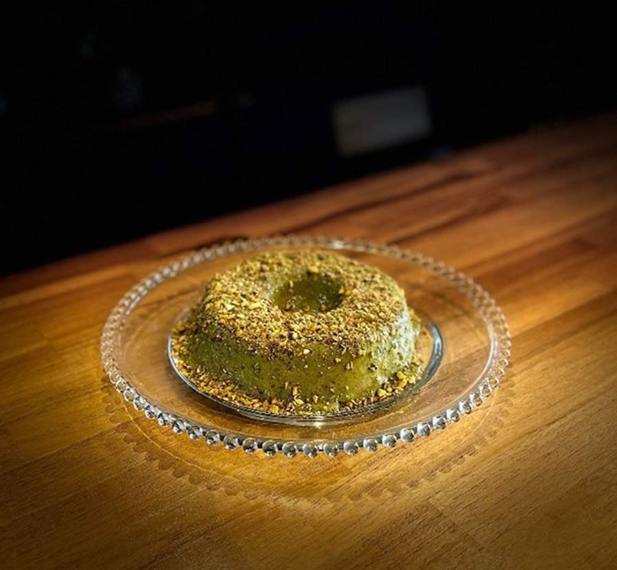 Chef Gabriel Pita prepara pudim de pistache com azeite de oliva extra virgem