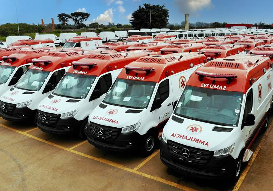 Mercedes-Benz entrega 400 ambul&acirc;ncias Sprinter para o SAMU