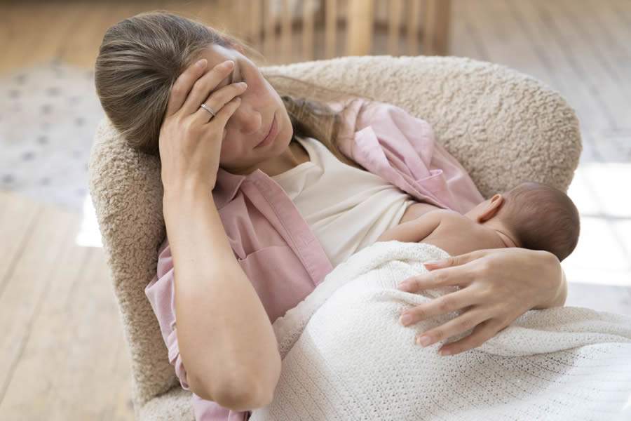 Uma em cada quatro mulheres enfrentam depressão pós-parto