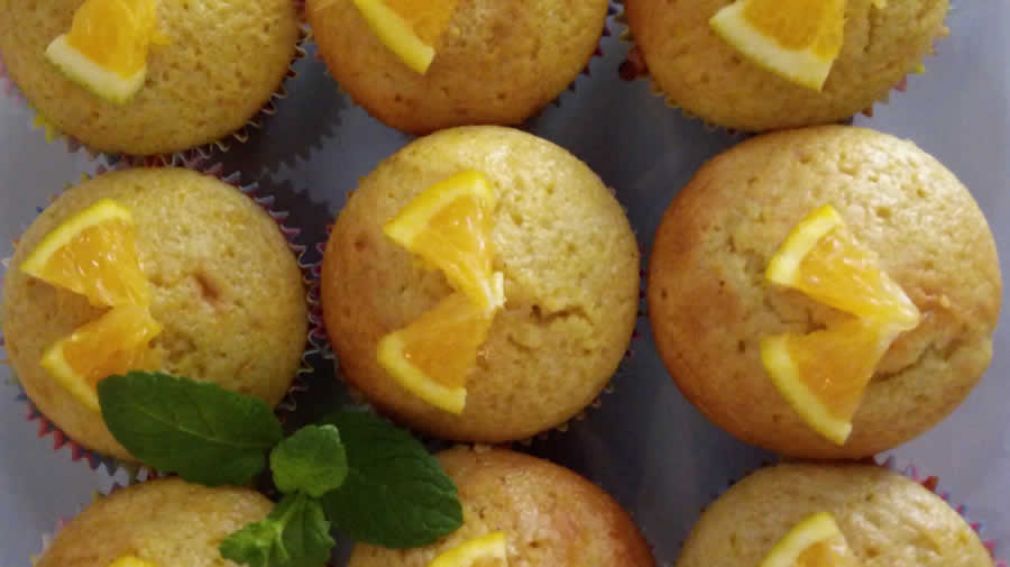 Cupcake saud&aacute;vel de laranja