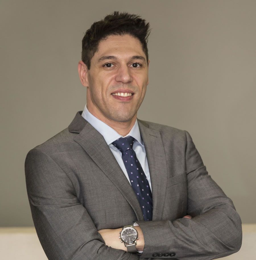 Nicodemos Borges, psic&oacute;logo; Mestre e Doutor em An&aacute;lise do Comportamento pela PUC-SP; e Especialista em Terapia Comportamental e Cognitiva pela USP; Master-trainer dos cursos de forma&ccedil;&atilde;o de coaches do Instituto Nicodemos Borges; S&oacute;cio-Fundador da Contexto An&aacute;lise do Comportamento e professor universit&aacute;rio