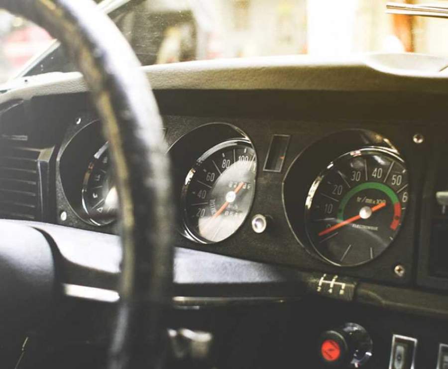 Sem informar que carro era considerado sucata, seguradora e vendedor ter&atilde;o que indenizar compradora