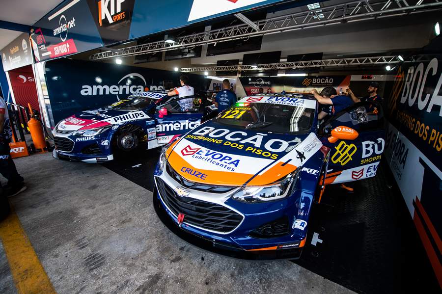 Experi&ecirc;ncia permite ao f&atilde; assistir aos treinos e corridas dos boxes da KTF - (Duda Bairros/Stock Car)