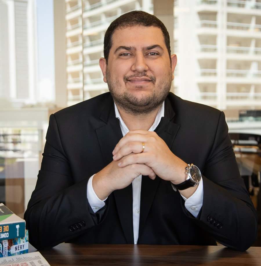 Advogado empresarial Yuri Gallinari