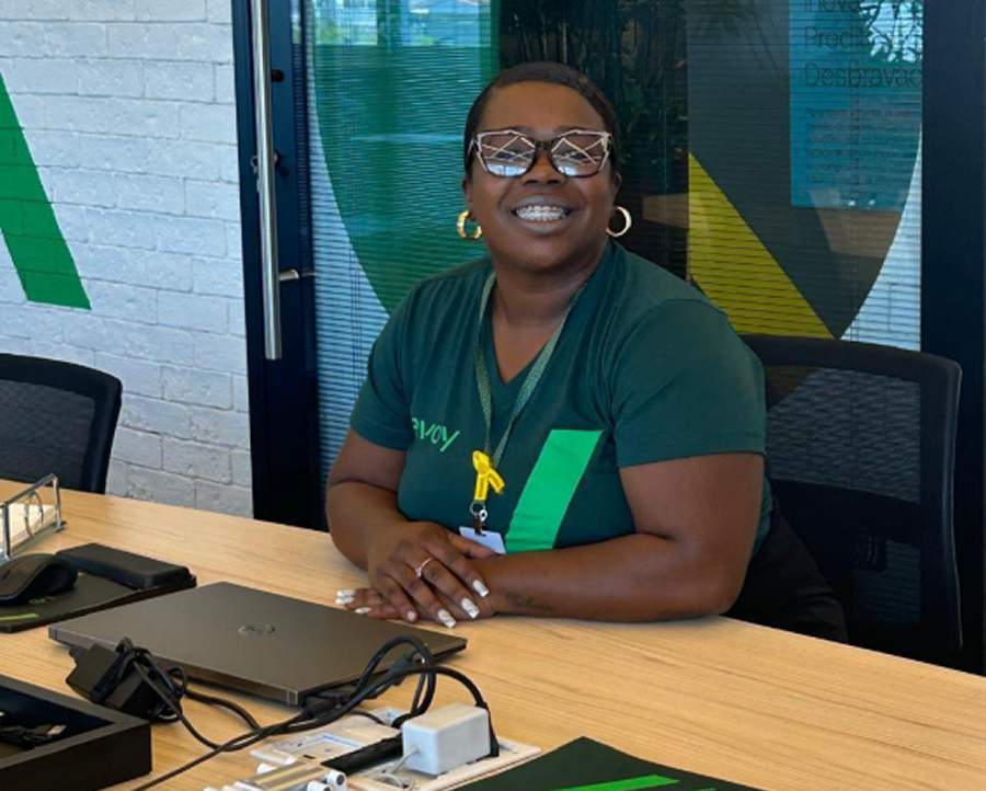 Simone Leandra, agente de negociações na Evoy Consórcios, atua no setor há 11 anos - Crédito: Arquivo Pessoal