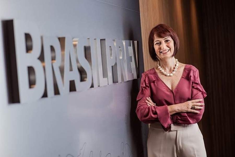 &Acirc;ngela Assis - Presidente da Brasilprev Descri&ccedil;&atilde;o gerada automaticamente com confian&ccedil;a baixa
