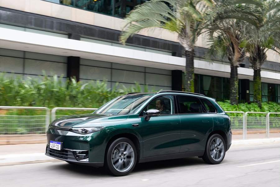 Leapmotor C10 chega ao Brasil como único SUV com versão Ultra-Híbrida com tecnologia REEV
