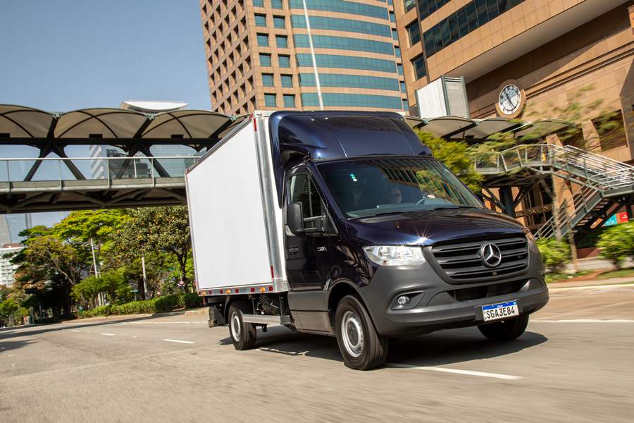 Mercedes-Benz Sprinter Truck é considerado o caminhão semileve com maior valor de revenda do Brasil