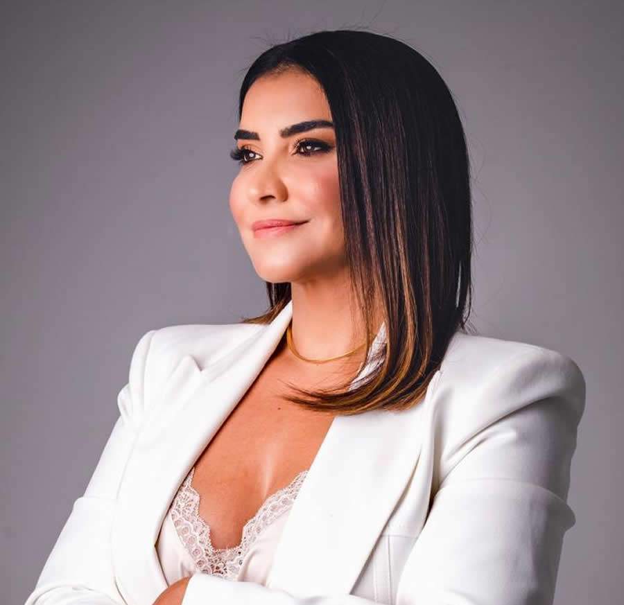 M&iacute;rian Queiroz