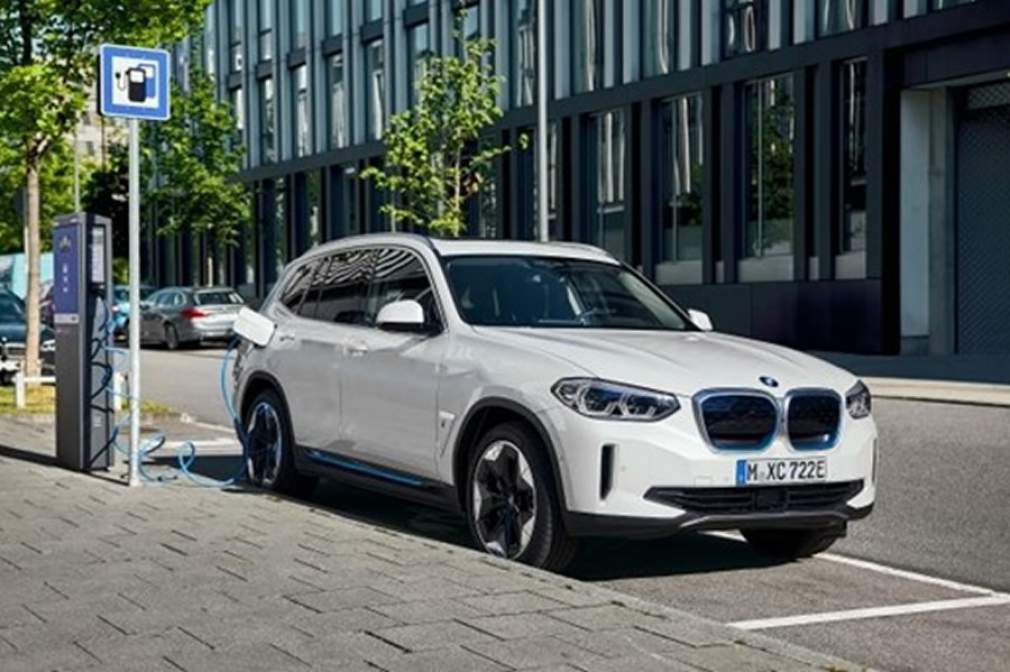BMW apresenta novidades no Auto China 2020