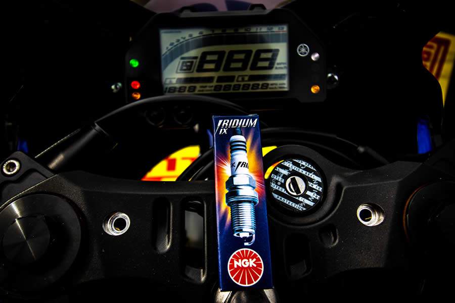 NGK d&aacute; dicas para a revis&atilde;o de motocicletas