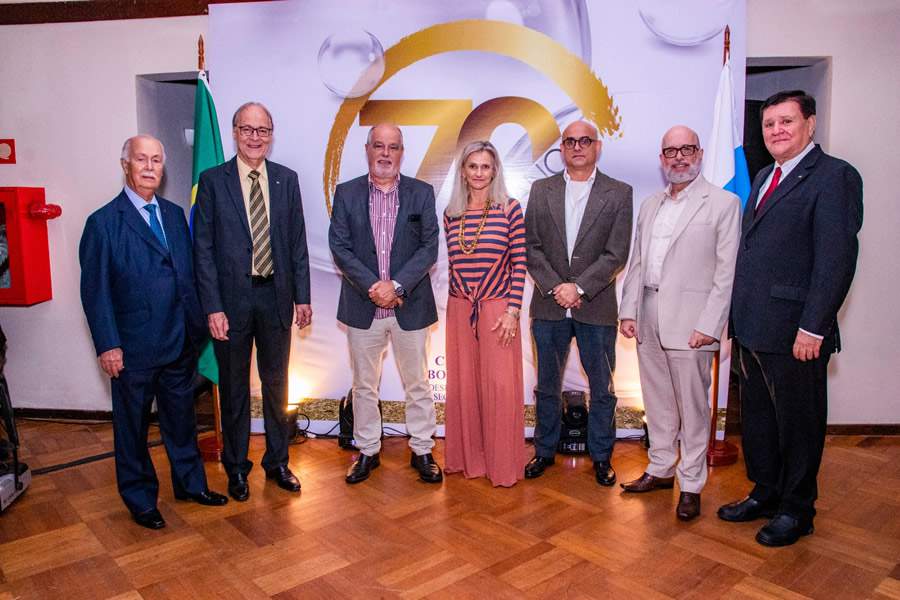 Da esquerda para direita: Jorge Carvalho, diretor secret&aacute;rio do Clube da Bolinha &ndash; RJ; Anselmo Abrantes Fortuna, reitor do Clube da Bolinha &ndash; RJ; Henrique Macieira, Diretor de Opera&ccedil;&otilde;es da Delphos; Elisabete Prado, presidente da Delphos; Fernando Menezes, Diretor de Novos Neg&oacute;cios da Delphos; Nelio Alvarez, Superintendente de Opera&ccedil;&otilde;es da Delphos, e Gilberto Villela, diretor tesoureiro do Clube da Bolinha &ndash; RJ &ndash; Foto: Dalvino Santino