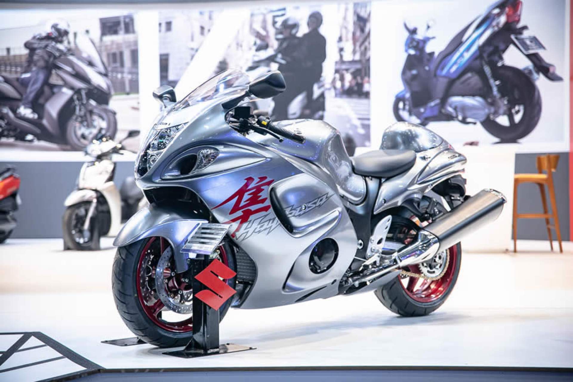 Motos de rua que aceleram como máquinas da MotoGP