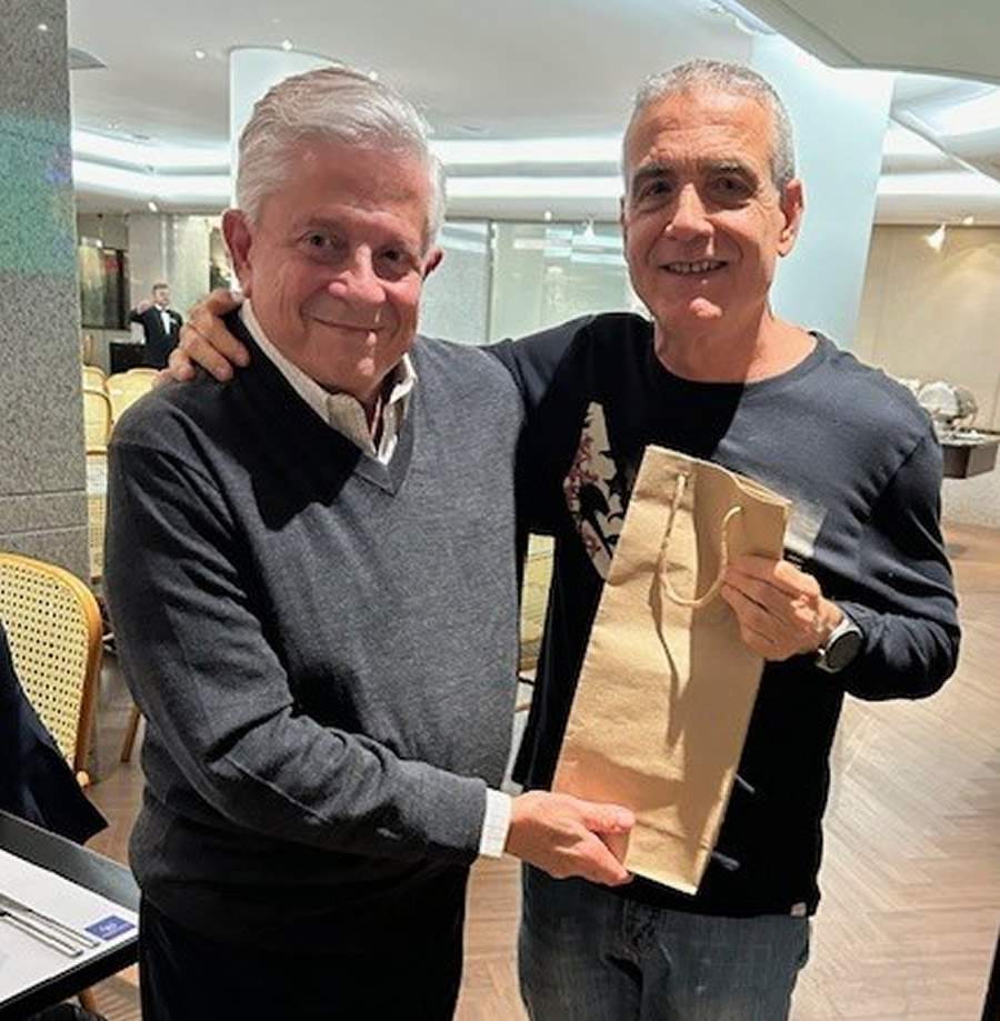 Salvador C&iacute;cero Velloso Pinto (E) sa&uacute;da Paulo Pereira Ferreira &ndash; Foto: Divulga&ccedil;&atilde;o