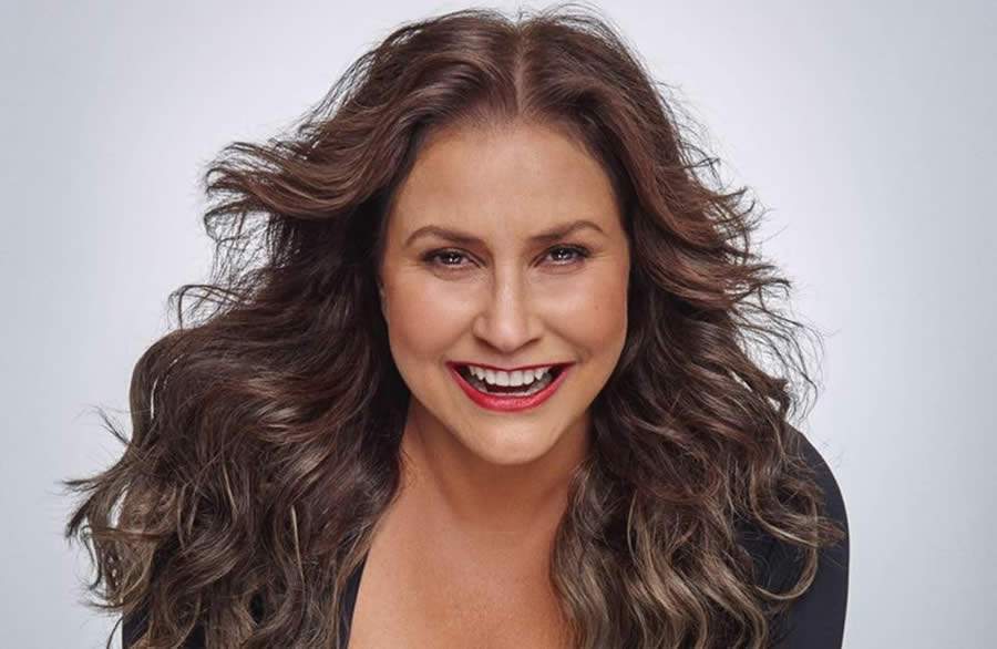 Fafá de Belém relembra seus grandes sucessos tela da Band. Foto: Divulgação/Facebook Oficial