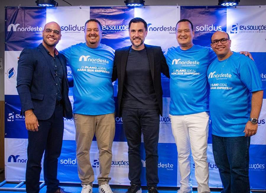 Paulo Thiago, coordenador de Vendas da Nordeste Saúde; Mário Mendonça, diretor Comercial da Solidus; Luiz Bertone, diretor Comercial da operadora; Eduardo Souza e Ulisses Brito, parceiros da E4 Soluções