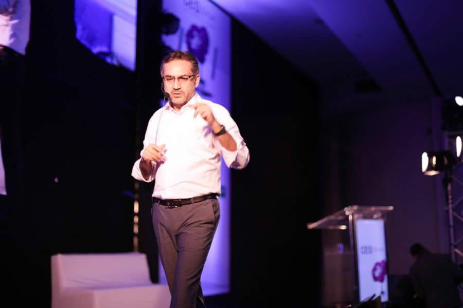 Carlos Murillo, da Pfizer Brasil, no palco do CEO F&oacute;rum 2019, da Amcham Goi&acirc;nia - Foto Thomas Toledo
