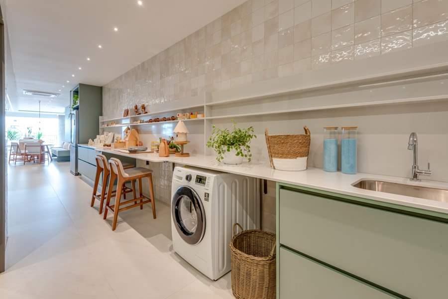 Arquiteto Leo Romano incluiu um ateli&ecirc; junto &agrave; &aacute;rea de servi&ccedil;o do decorado do Opus Selena - Augusto Miranda