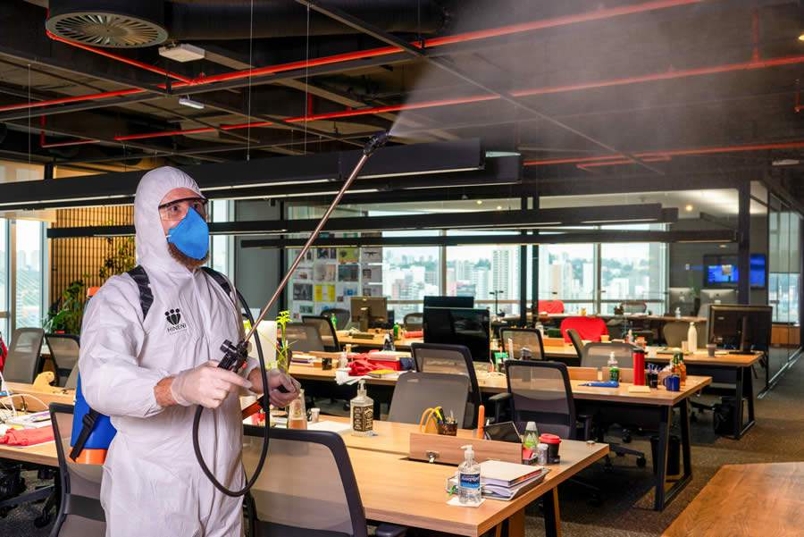 Cabine de desinfecção reforça prevenção contra COVID-19 na volta da quarentena