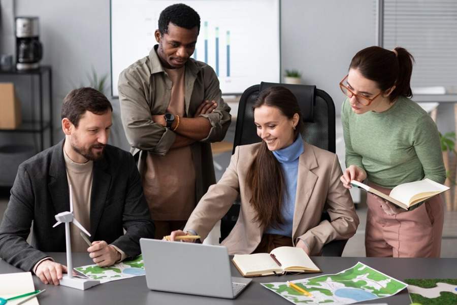 Das grandes &agrave;s pequenas: empresas devem olhar ainda mais para quest&otilde;es socioambientais em 2024, diz especialista