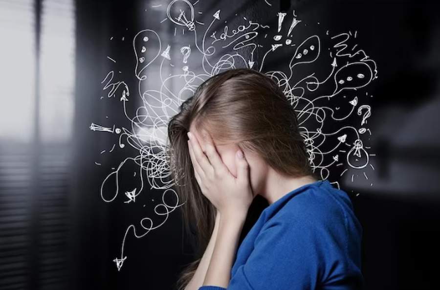 Psicóloga Aparecida Tavares explica que estar ansioso é diferente de ser ansioso - Freepik