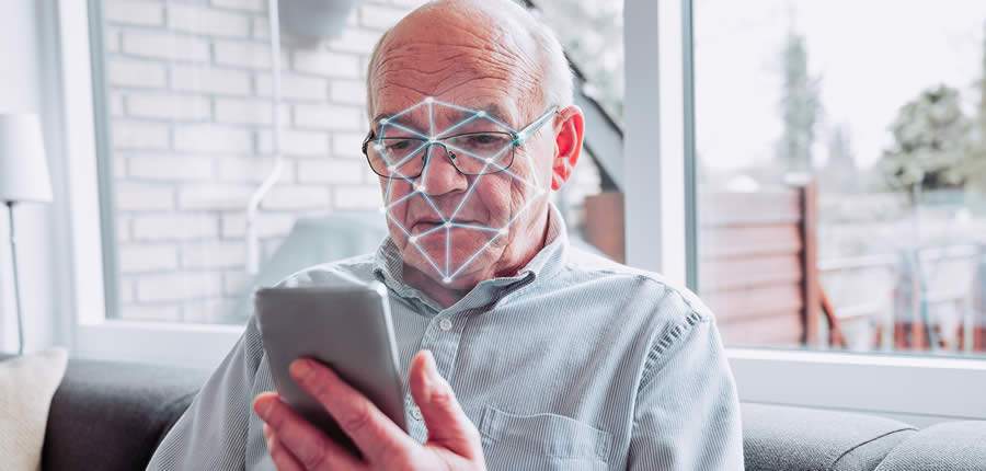 Prova de vida do INSS que voltou a ser exigida pode ser feita sem sair de casa