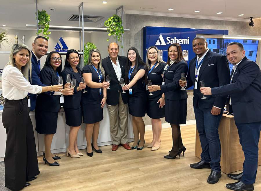 Loja foi reaberta com a presen&ccedil;a da diretoria e dos colaboradores da Sabemi (Foto: Divulga&ccedil;&atilde;o)