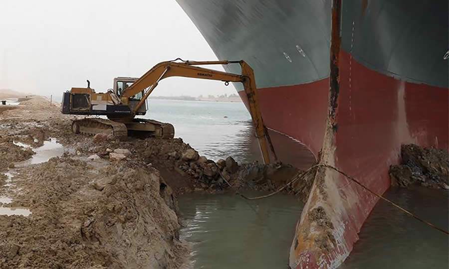 Bloqueio do Canal de Suez alerta para necessidade de estudo de rotas de exportação alternativas